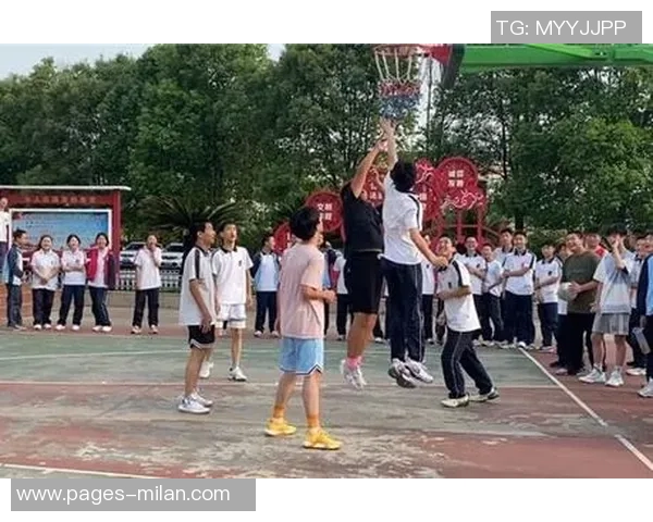 伦纳德称赞巴图姆如粘合剂般重要积极防守展现活力与团队精神